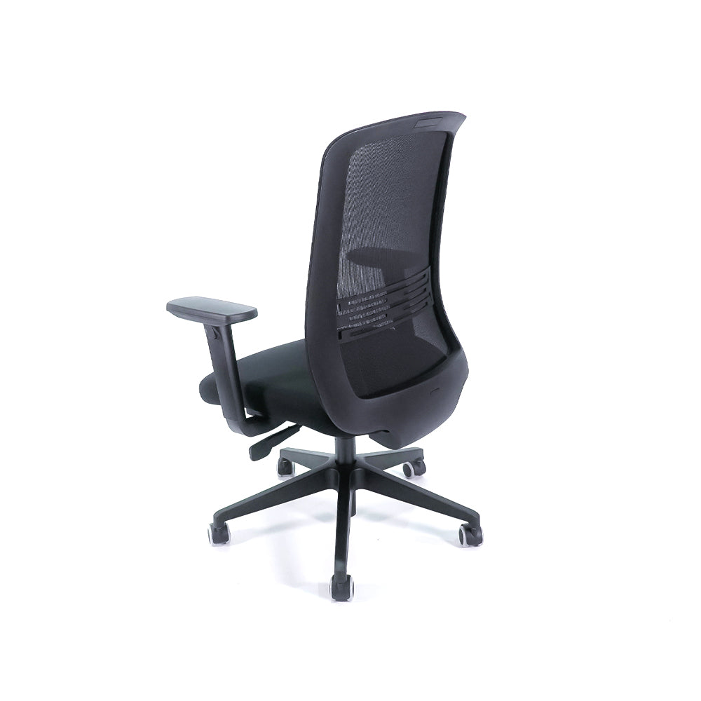 Silla GÜD Executive Black. Base Plástica negra